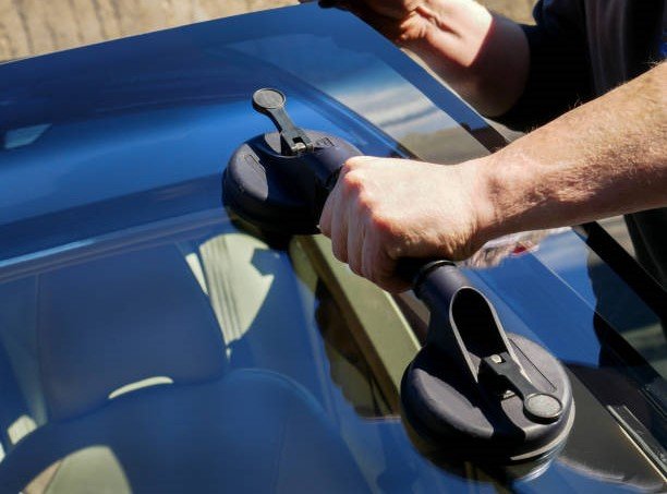 Windshield Repair Newport Beach CA - Get Quality Auto Glass Repair and Replacement Services with Costa Mesa Car Glass